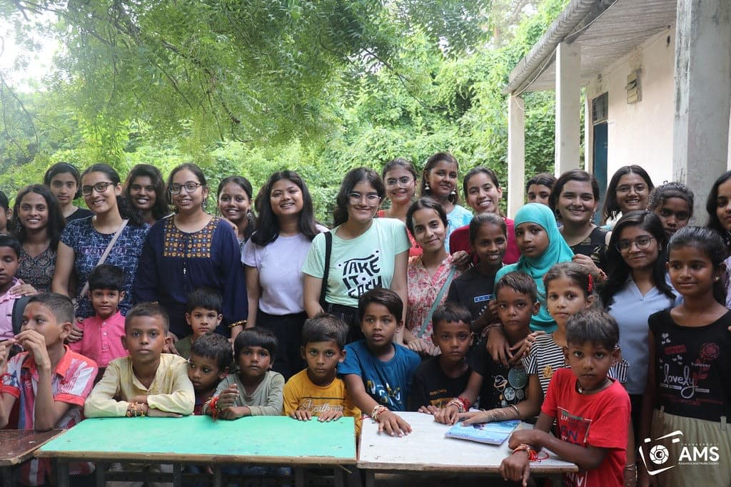 story carousel slide 1